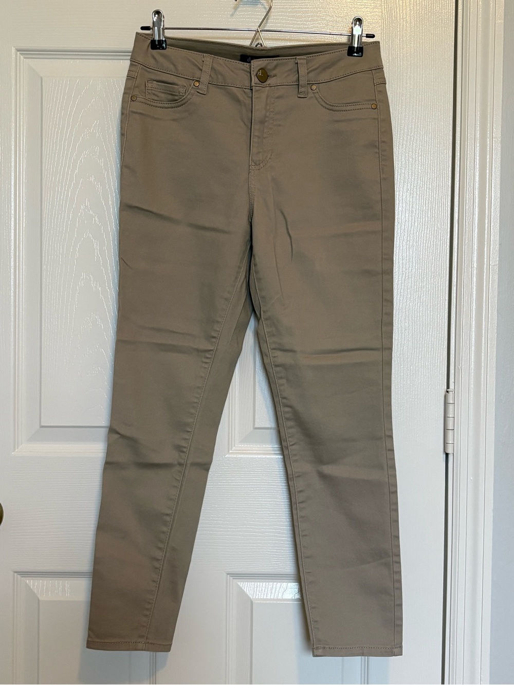 d. jeans Slim Skinny Pants in Taupe